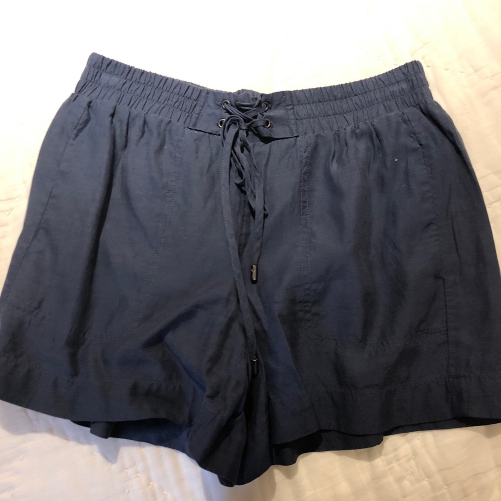 Vince flow shorts. Color is navy